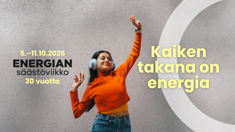 Kuvassa Energiansäästöviikon logo ja hymyilevä nainen.